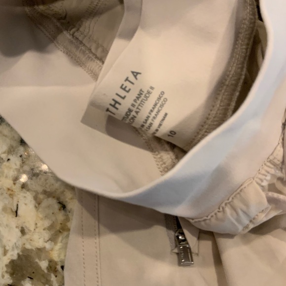Athleta Attitude Pants Abalone Sz 10 Excellent Condition - Picture 3 of 3